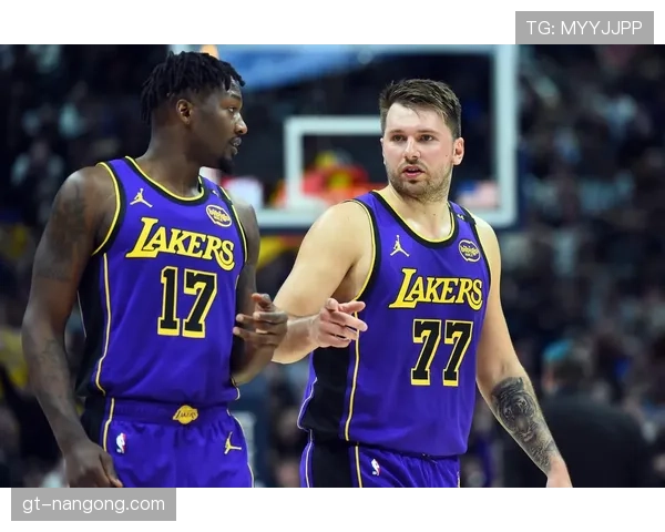 安东尼·戴维斯内线单打效率提升拉开湖人攻防差距