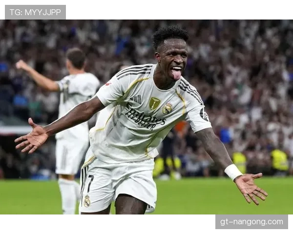 居莱尔与维尼修斯天赋差距解析：同代新星对比