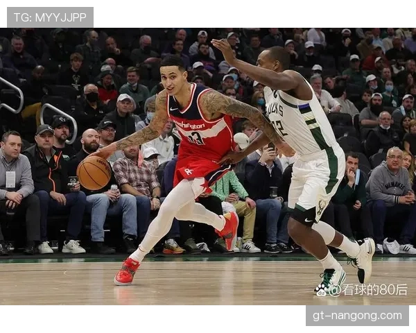 米德尔顿无球跑动效率提升，改变雄鹿进攻结构