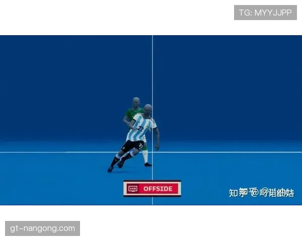 裁判哨音在足球比赛中的规则作用与判罚指导原则解析