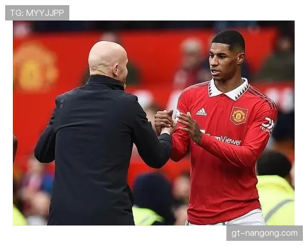 曼联更衣室矛盾再度曝光：内部关系紧张对赛季稳定性构成考验